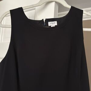 Black sleeveless dress